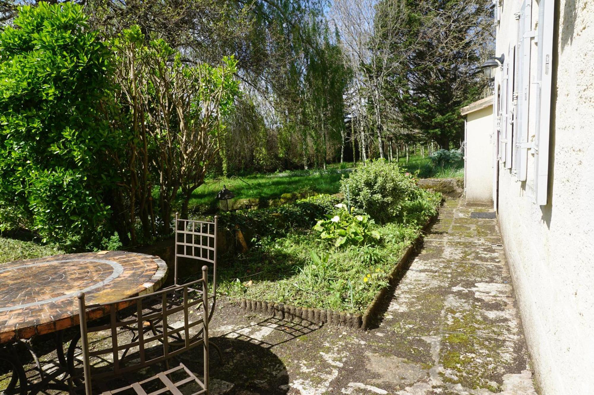 Hotel Moulin Notre Dame Saint-Genès-de-Castillon Exterior foto