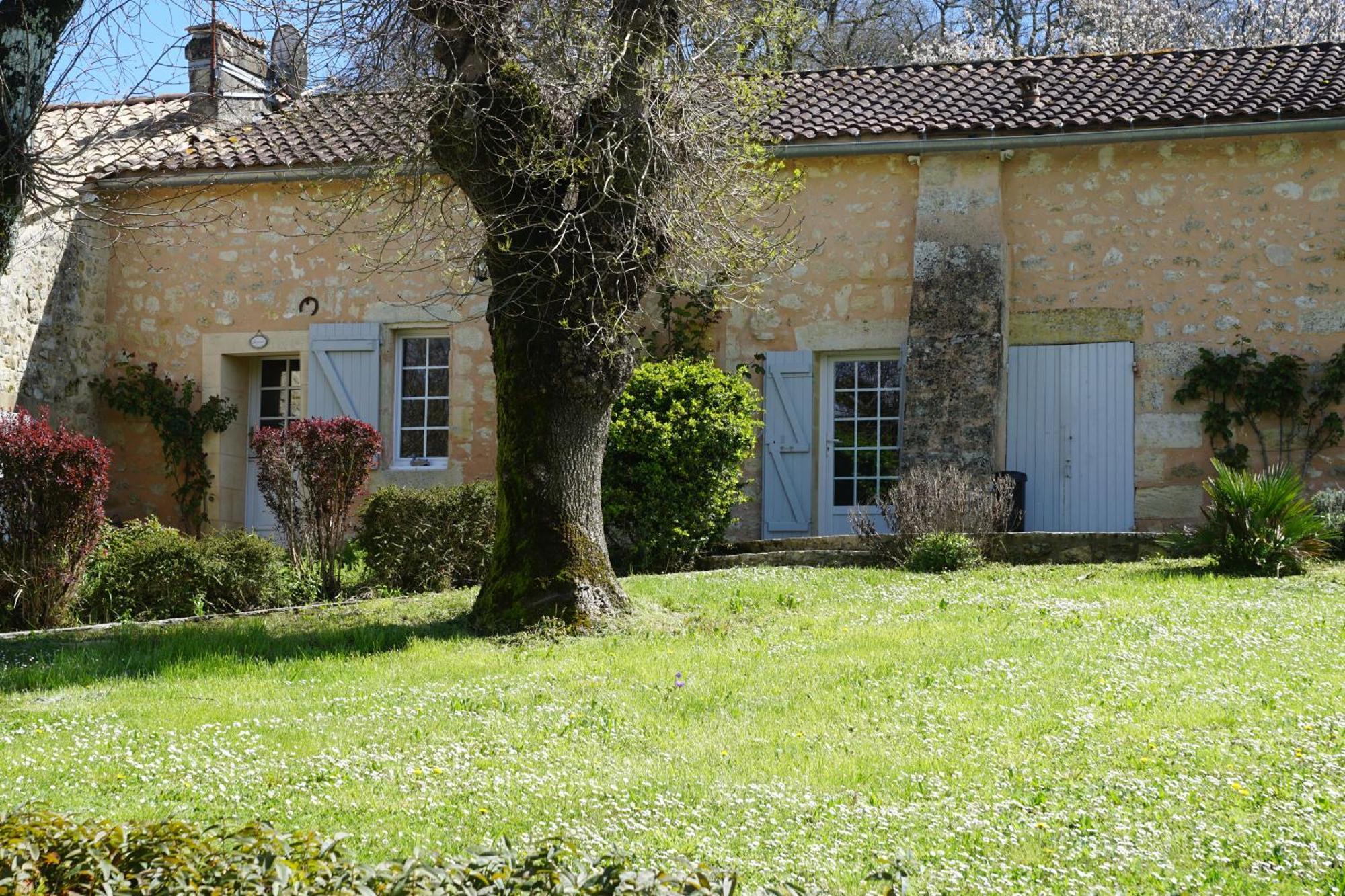 Hotel Moulin Notre Dame Saint-Genès-de-Castillon Exterior foto