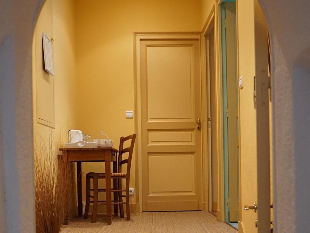 Hotel Moulin Notre Dame Saint-Genès-de-Castillon Zimmer foto